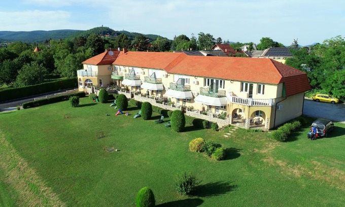 Balatongyorok Bed & Breakfast | Karát Panzió