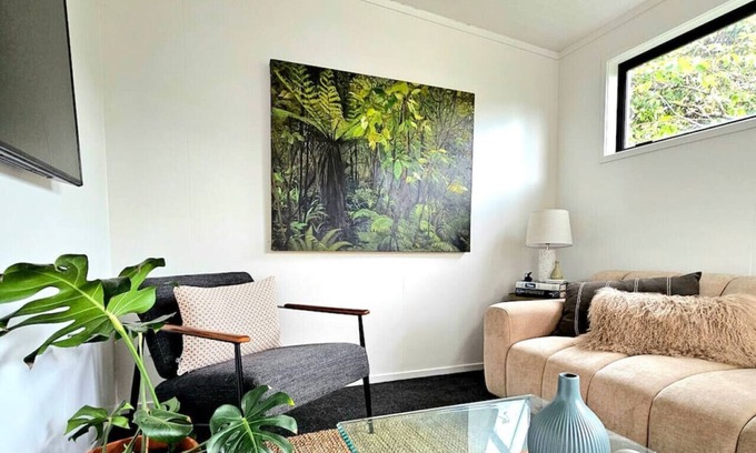 Solway House | Karamu- Spacious, quiet, and close to amenities