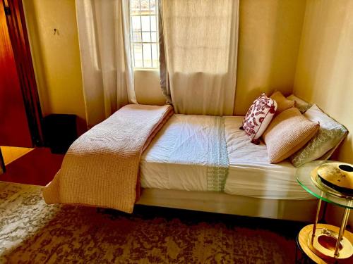 Blenman-Elm House | Karibu House