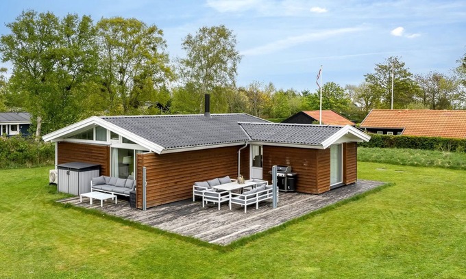 Nordstrand House | "Karin" - 300m from the sea by Interhome
