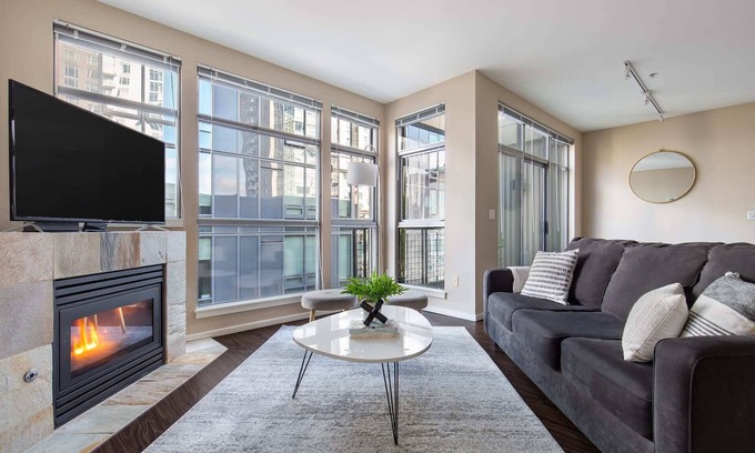 Northwest Bellevue Apartment | Kasa | Classic 2BD + Free Parking | Bellevue