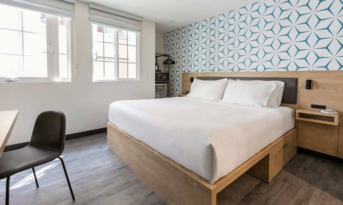 Centennial Apartment | Kasa The Niche | Cozy King, Downtown Redwood City