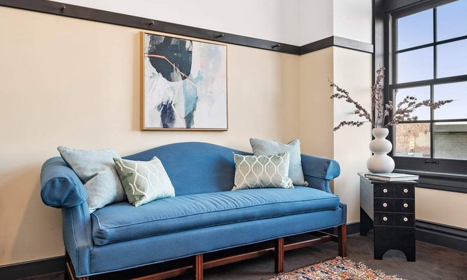 East Liberty Apartment | Kasa | Uniquely Designed Suite Near Carnegie Museum | The Maverick