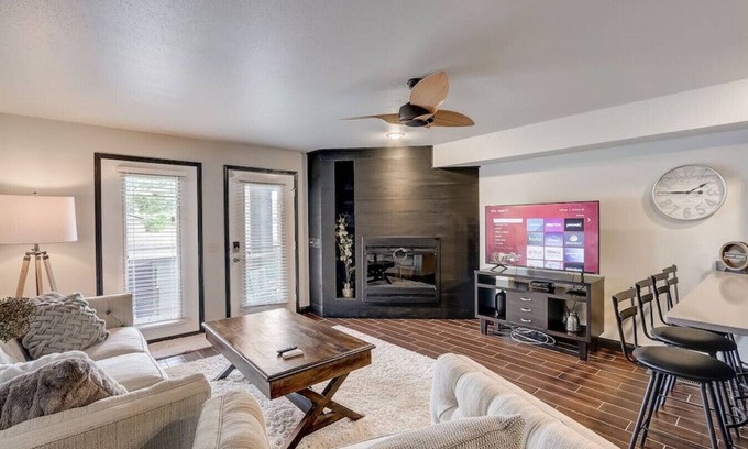 Lake Delton Condo | Kate's Place LHC 305 · Kate's Place - Newly Remodeled - Romantic