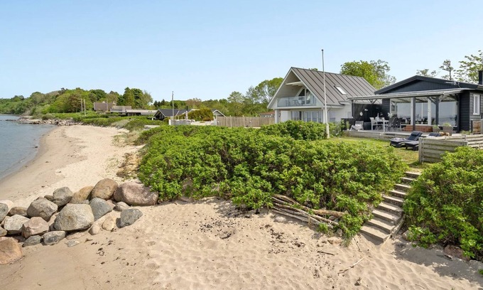 Middelfart House | "Käthe" - 5m from the sea by Interhome