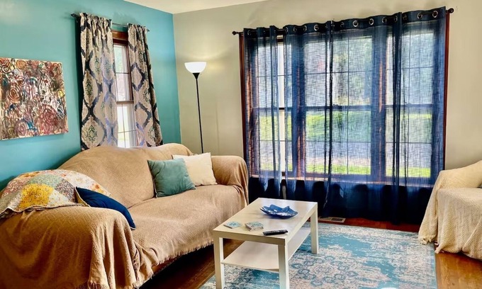 Clintonville House | Katie's House- A Columbus Clintonville VRBO House