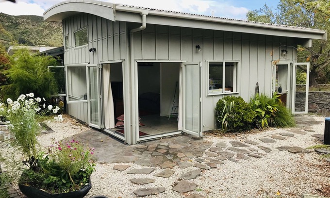 Thames Apartment | Kauaeranga Vista Art Studio