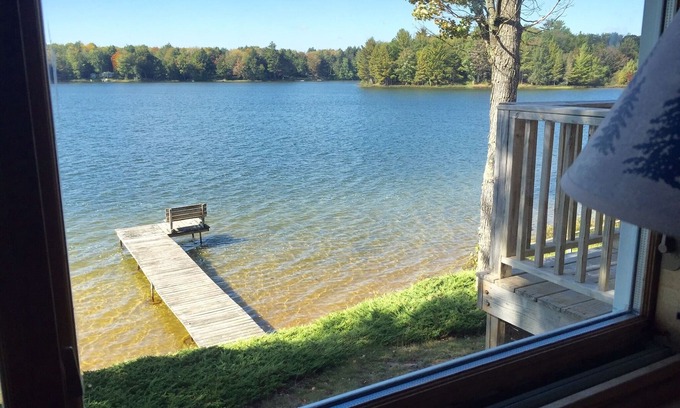 Munising Cabin | Kayak, Canoe, and paddle boat! Family-Friendly, Close To Pictured Rock