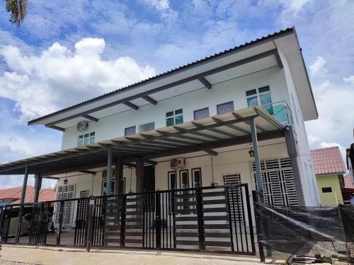 Keladong House | Kayangan Inn