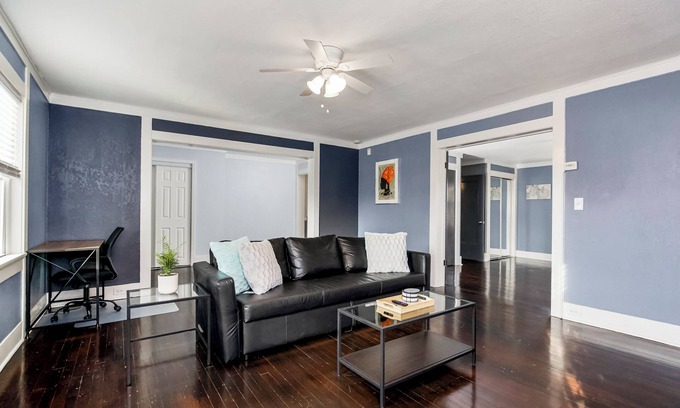 Hyde Park House | KC Parkside walkout - walkable to The Plaza and The Nelson