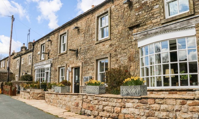 Worton Cottage | KEARTON SHUNNER FELL, pet friendly in Muker