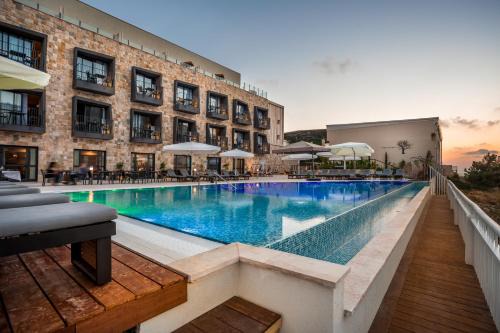 Tirat HaCarmel Hotel | Kedem Hotel - Adults Only