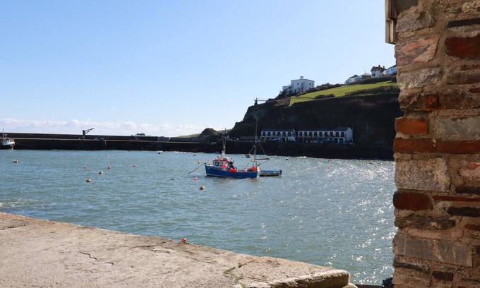 Portmellon Cottage | KEEPERS COTTAGE, family friendly, with open fire in Mevagissey
