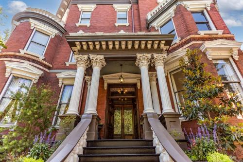 Historic District - North Bed & Breakfast | Kehoe House, Historic Inns of Savannah Collection