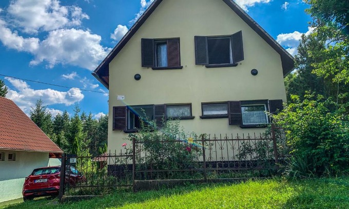 Matraderecske House | Kékesi Apartment with forest view