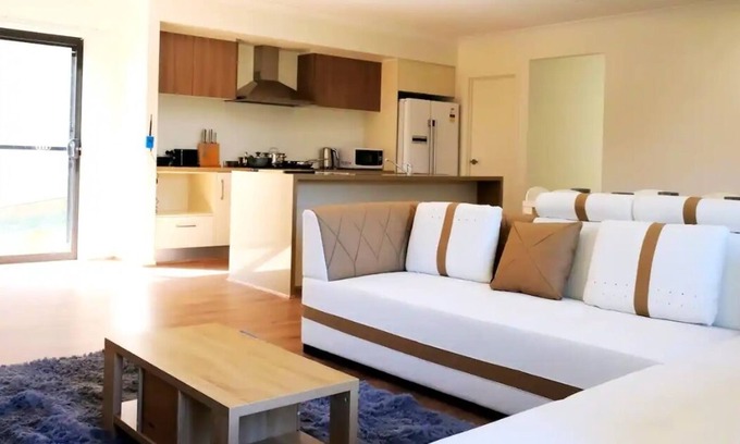 Kellyville House | Kellyville Spacious Modern House | Park&Lake