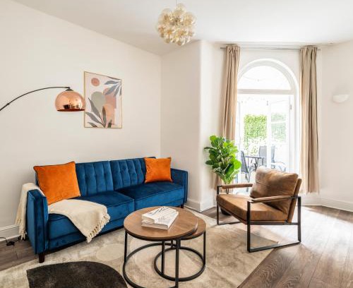 Queen's Gate Apartment | Kensington & Chelsea Oasis with Patio