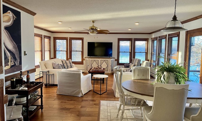 Gilbertsville House | Kentucky Lake Retreat: A Perfect for Family and Friends with Breathtaking Views