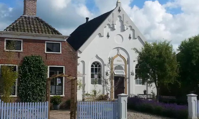 Zeerijp House | Kerkje De Kleine Antonius