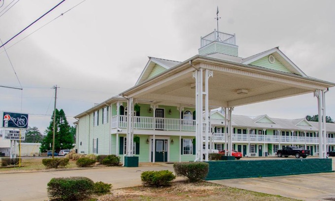 Childersburg Hotel | Key West Inn - Childersburg