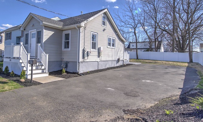 Cliffwood House | Keyport! Entire Modern Home, pet friendly.