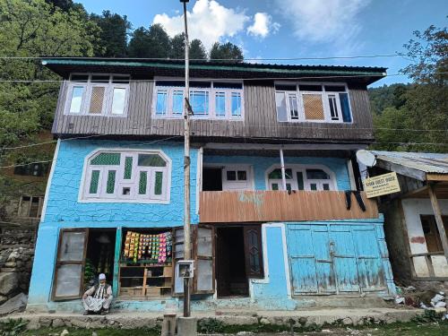 Gund House | Khan Guesthouse Naranag