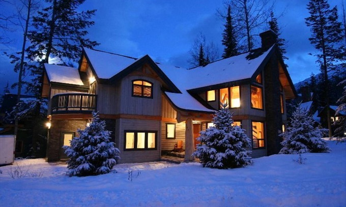 Golden Ski Chalet | Kicking Horse Cabin Retreat
