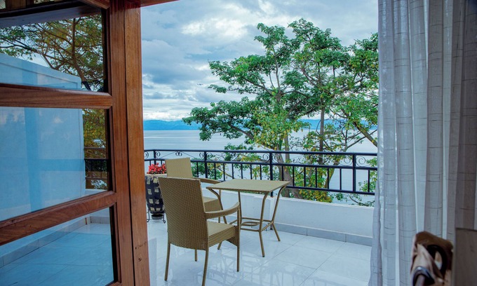 Gisenyi Hotel | KIGUFI HILL HOTEL