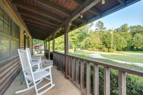 Kilgore House | Kilgore Gem Pet-Friendly Cabin with Duck Pond!
