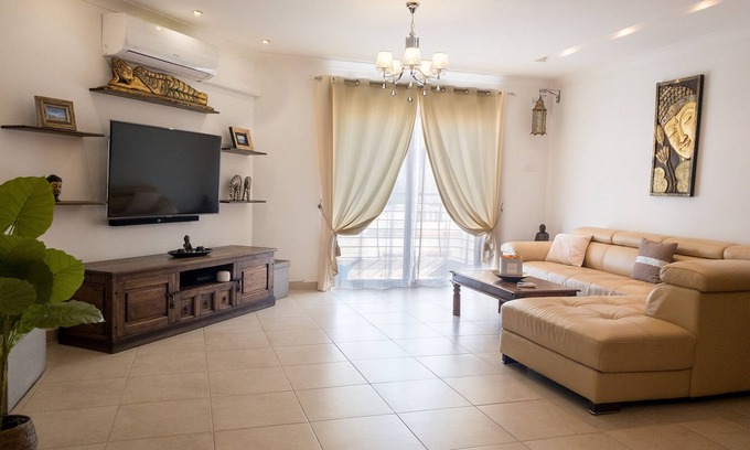 Marsaskala Apartment | KimRay Boutique Apartment! Jacuzzi Tub - BBQ Terrace