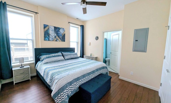The Gate Apartment | King-Bed Cozy Apartment near SSM Hospitals- Unit H