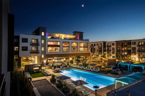 Redwood City Apartment | KING BED - Luxury 2 Bed 2 Bath By Stanford, SFO & Tech Giants in Menlo Park, CA