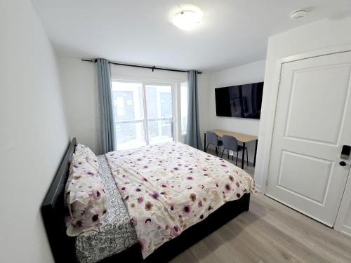 Downsview House | King Bed TV Private Ensuite Retreat Bathroom or Economical Double Bed Room