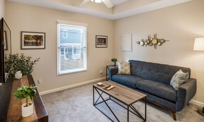 Dixon Park Apartment | King Bed + Walking Distance to Forsyth Park by Lucky Savannah