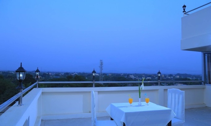 Monywa Hotel | King & Queen Hotel