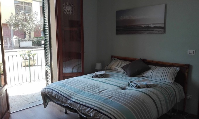 Empoli House | KING ROOM AMONG SEA ART TUSCAN COUNTRYSIDE