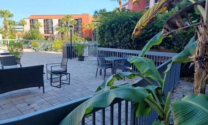 Florida Center Apartment | King Room Near Harvest English Institute ORL