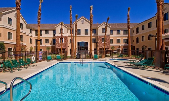 Palmdale Apartment | King Suite. Free Breakfast. Outdoor Pool & Hot Tub. Great for Business Travelers!