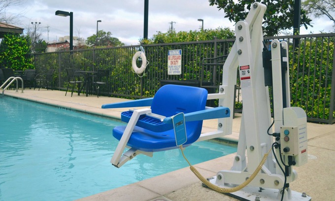 West San Antonio Condo | King Suite Near Sea World! Free Breakfast + Outdoor Pool!