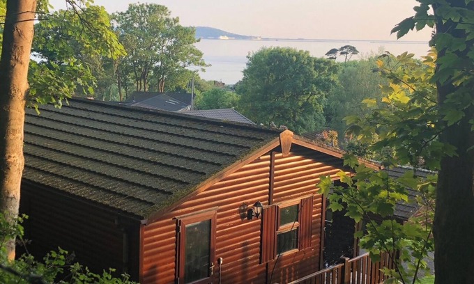 Osmington Mills Cabin | "Kingfisher Lodge" with Sea Views in a Peaceful Location