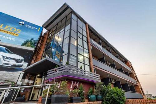 Hamilton House | Kingsford Riverside Inn
