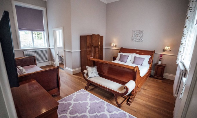 Littleham Apartment | Kingsley suite, Luxury pet-friendly family apartment within a stately home