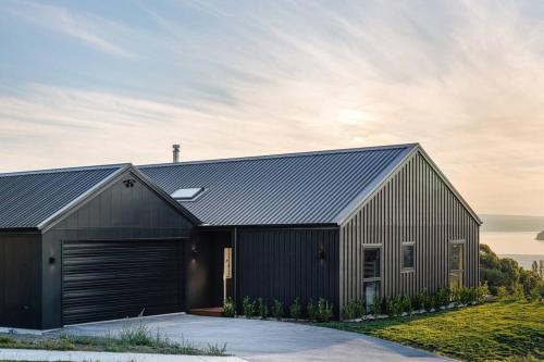 Kinloch House | Kinloch Bach with heaps of room!