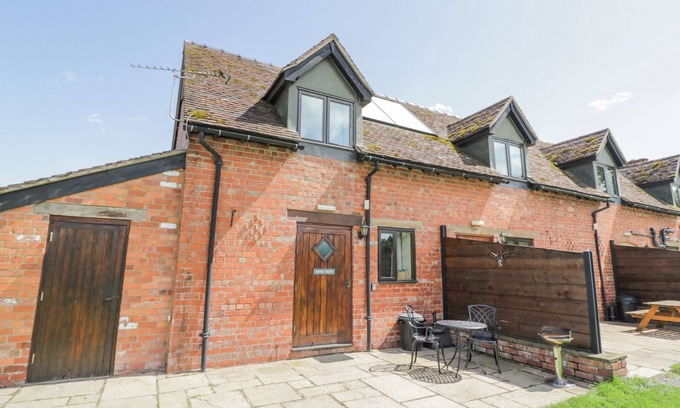 Acton Scott Cottage | KITE'S NEST, pet friendly, with a garden in Eaton-Under-Heywood