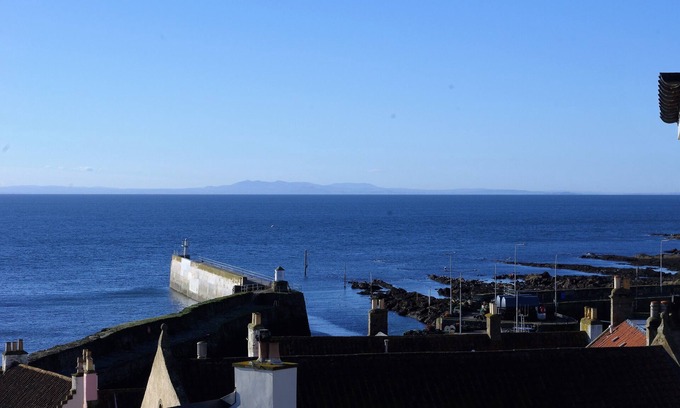 Pittenweem Apartment | Kittiwake Apartment, Pittenweem - stunning Sea Views in picturesque village.