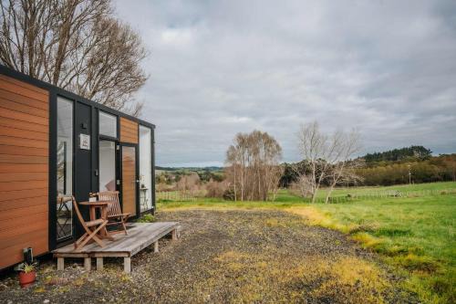 Waitoki House | Kiwi Farm Cabin 1 by Tiny Away