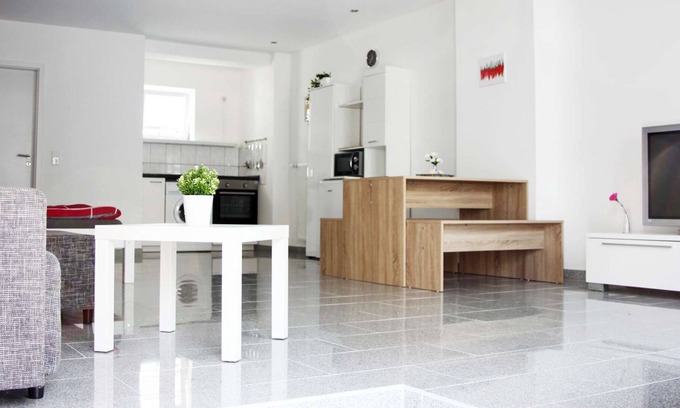 Kleve Apartment | KL01 comfortable workers apartment with WiFi