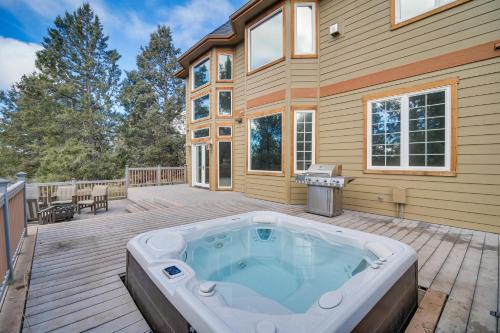 Klamath Falls House | Klamath Falls Vacation Rental with Resort Amenities!
