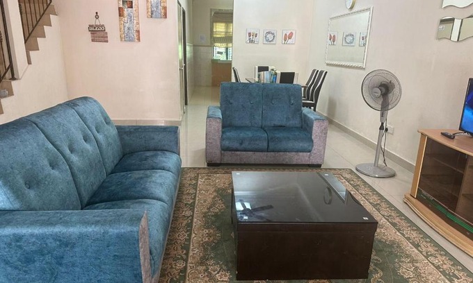 Kota Warisan House | KLIA REDZA HOMESTAY WARISAN INDAH