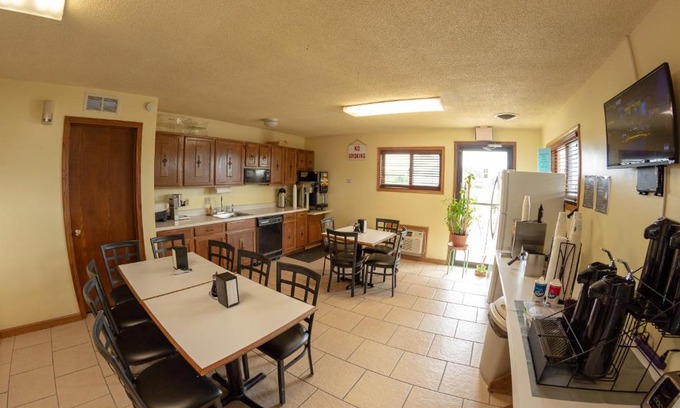 Chanute Hotel | Knights Inn - Chanute
